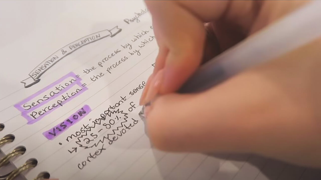 taking notes while reading for fun